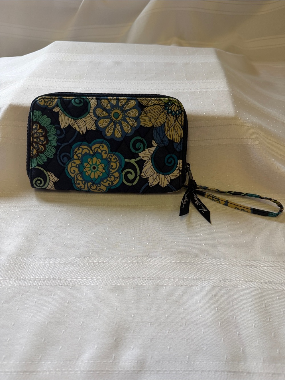 Vera Bradley Quilted Floral Wristlet Wallet - RETIRED MOD FLORAL BLUE